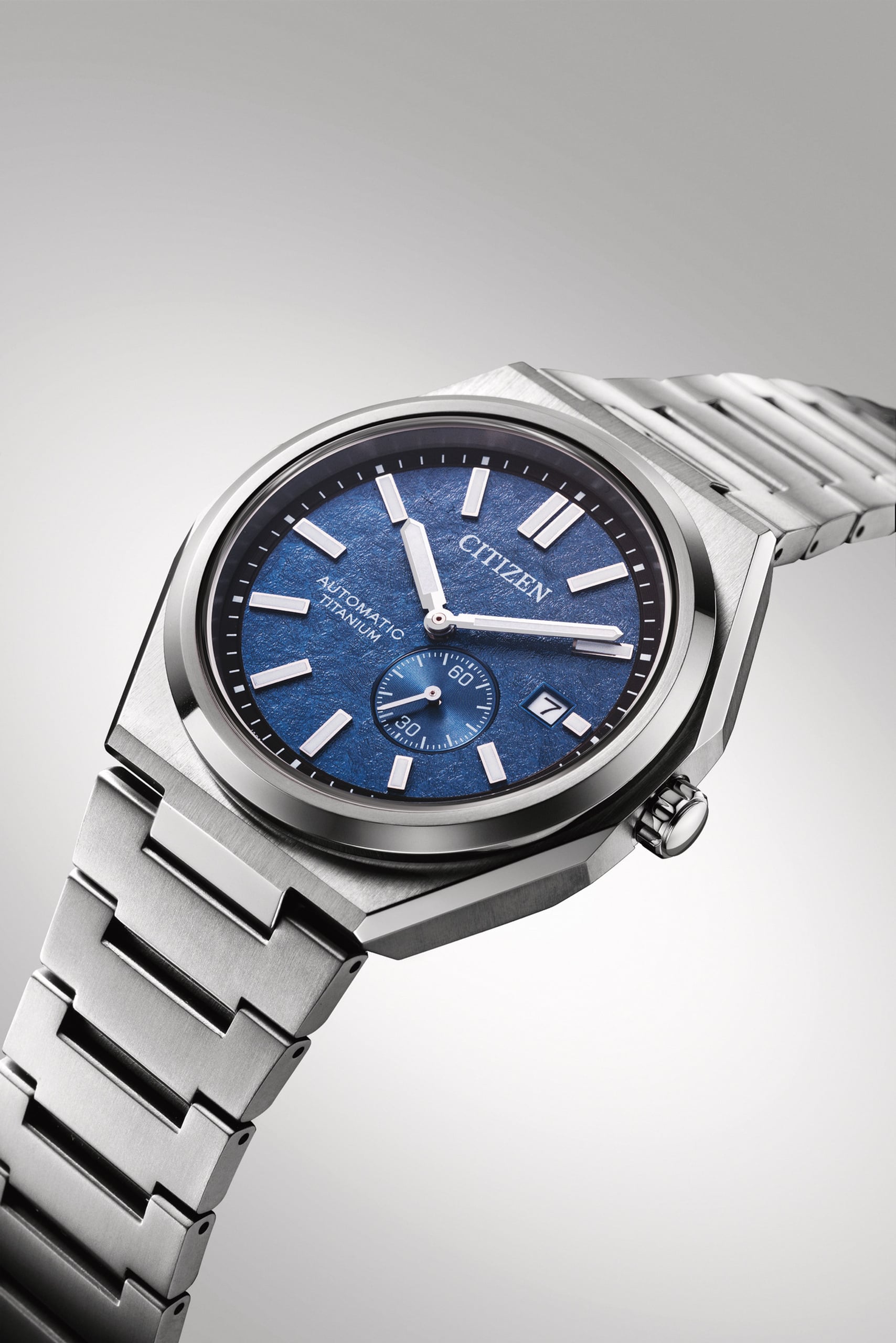 Citizen Supertitan Automatic herreklokke i titan (40,5mm)